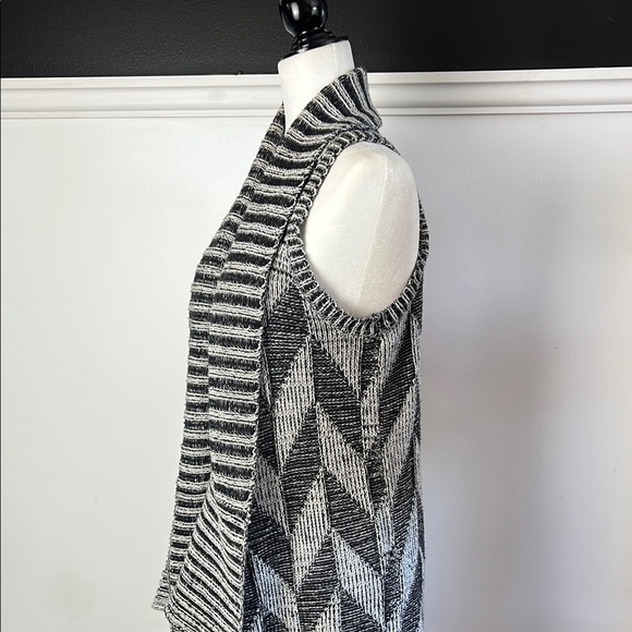 Black and White Striped Handkerchief Duster Knit Long Vest Cardigan - Picture 3 of 6